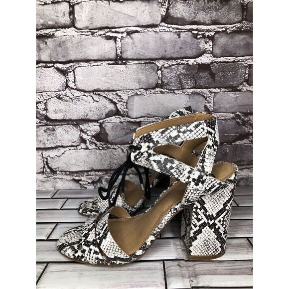 Gianni Bini After Hours White Black Snake Lace Block Heel Sandals Women Sz 7.5M - Picture 9 of 16